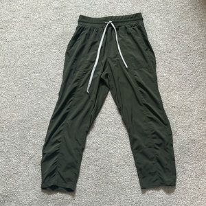 Zella cropped joggers size S.